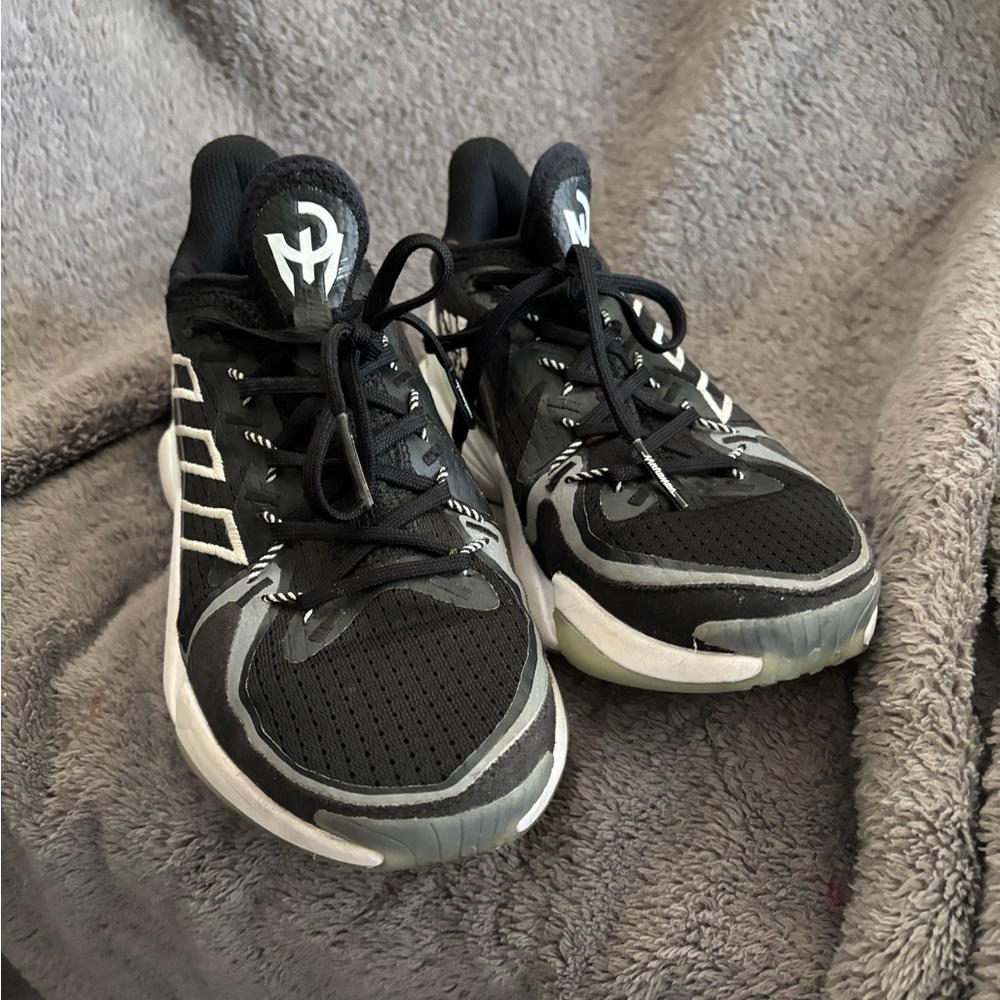 Patrick Mahomes Adidas 4.5 black white sneakers football